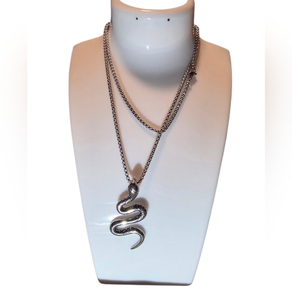 New Stainless Steel Snake Chain Necklace for Reptile Lovers - Picture 3 of 3